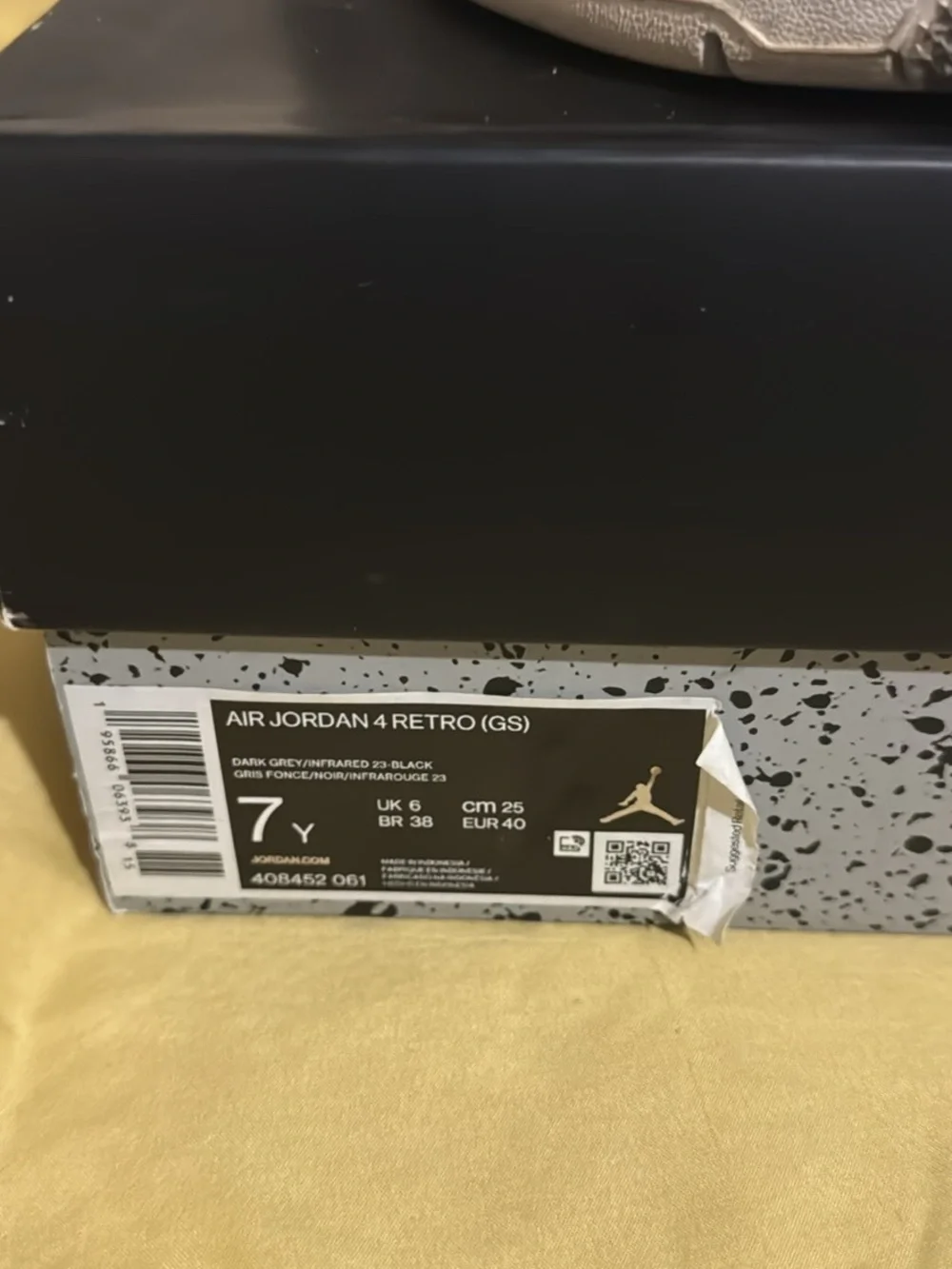 Jordan Men's Sneakers in Gray, Black and Red